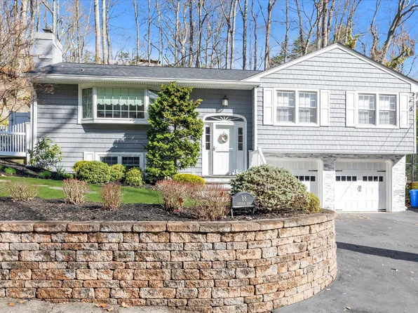 68 Oakdale Road, Centerport, NY 11721