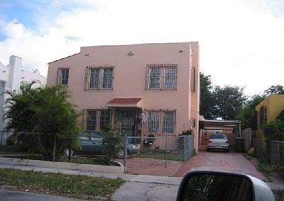 2nd image of 2028 SW 12th St