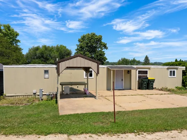 29082 Pine St, Lone Rock, WI 53556