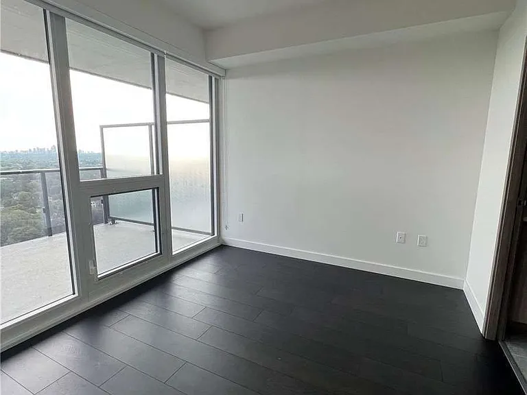 85 McMahon Dr #2802 — Photo 18
