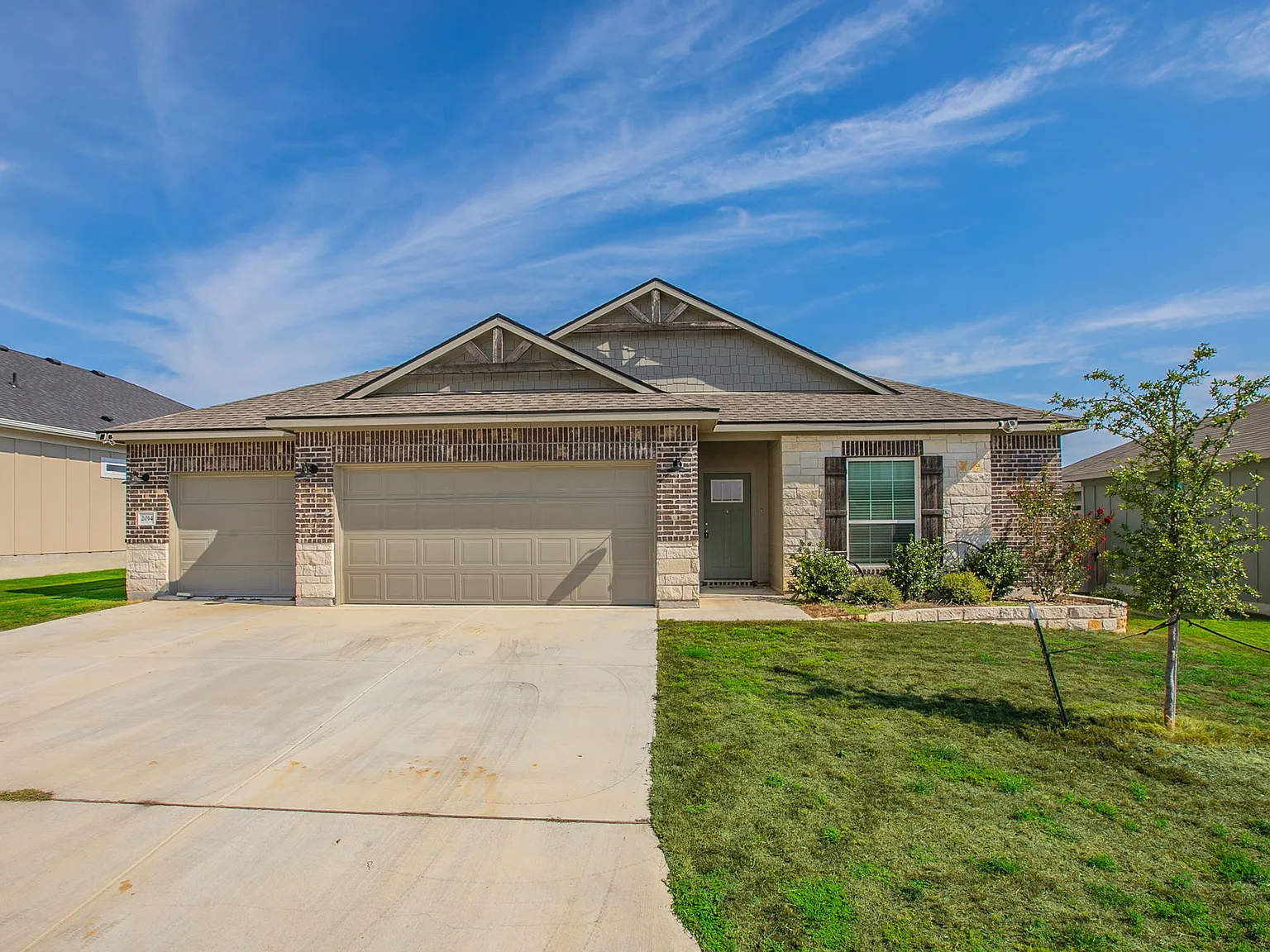 3 bed, 1415 sqft, $1,750 — Photo 1