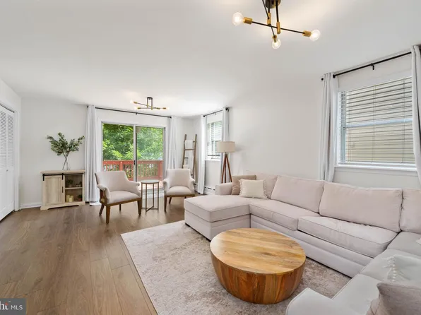 6991 Silverwood St, Philadelphia, PA 19128