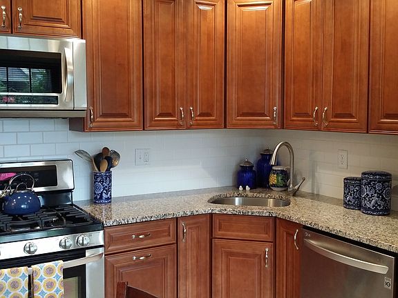 Solid wood ceiling cabinets