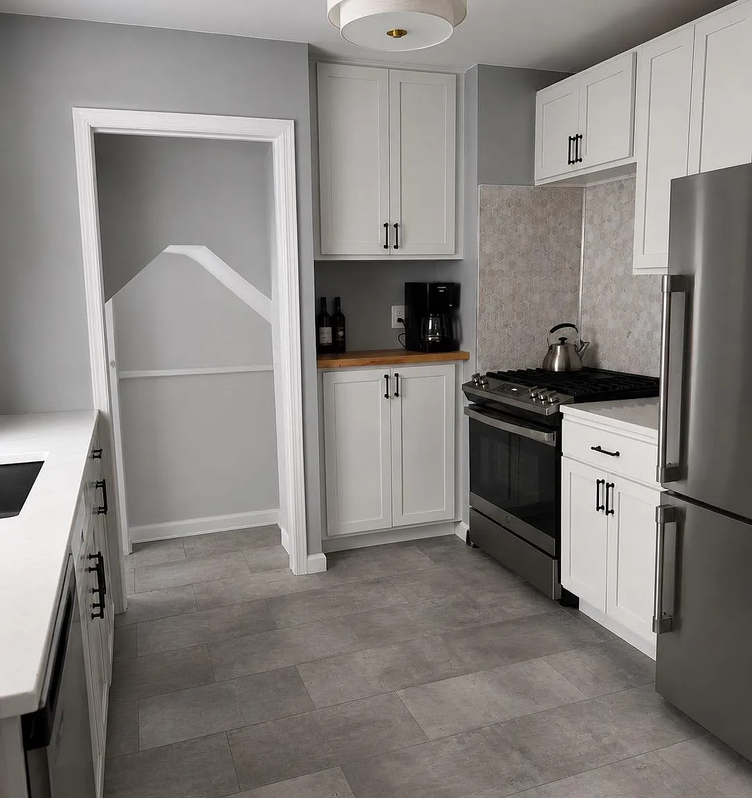 3 bed, 1.0 bath, 1076 sqft, $2,000 — Photo 3