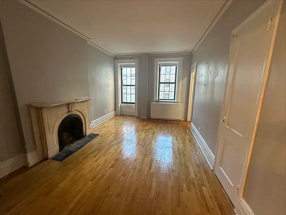 162 E 61st St #D1