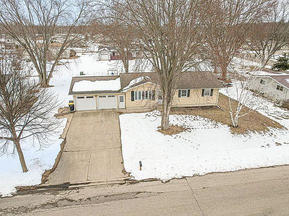 3rd image of 1010 Farmer Ave