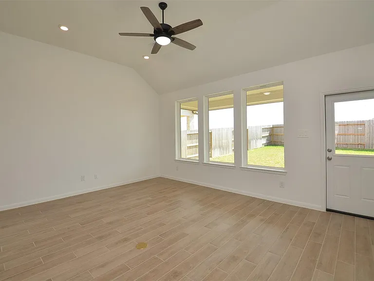 5631 Pearl Vista Dr — Photo 18