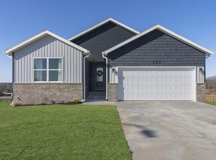 111 N Bison Ct, Nixa, MO 65714