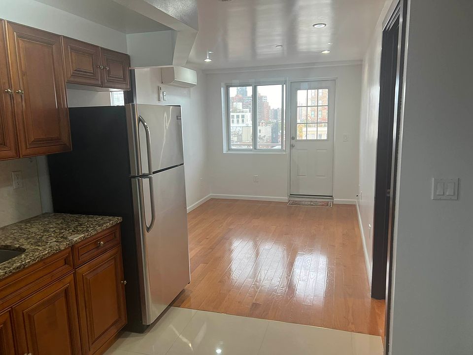 1st image of 86 Canal St #9E