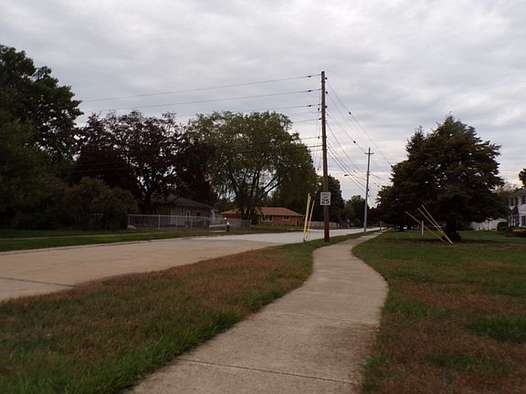 5th image of 3115 Laura Ln