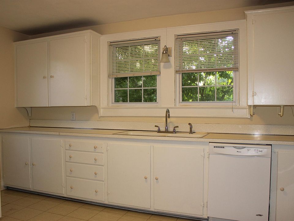 Plenty of cabinets and counter space. Dishwasher