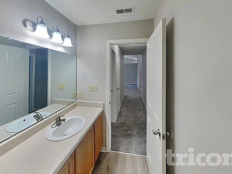 7260 Kidwell Dr — Photo 13
