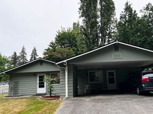 1734 NW Flatrock Rd #F, Bremerton, WA 98311