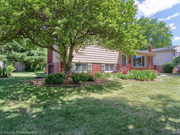 2nd image of 41928 River Oaks
