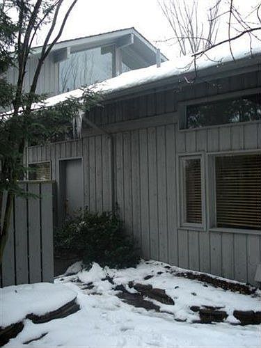 1st image of Ridgeway Dr