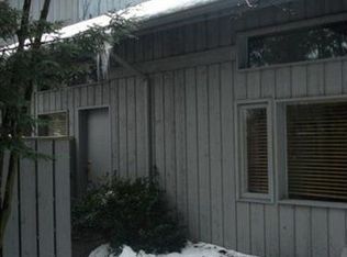 Ridgeway Dr, Aurora, OH 44202