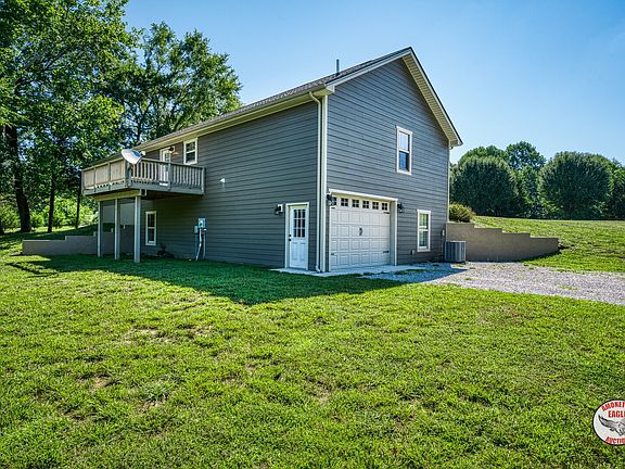 5th image of 210 Eagle Crest Dr