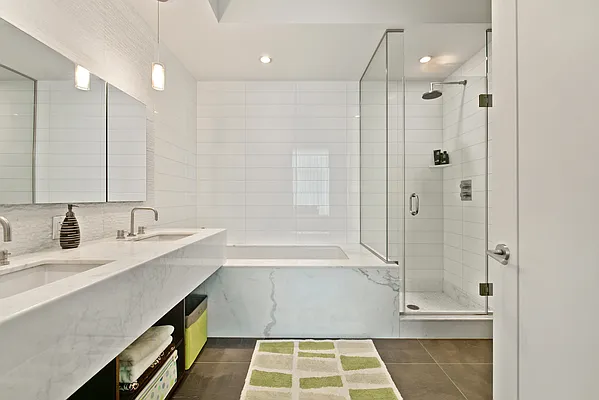 Rented by CORE | media 6