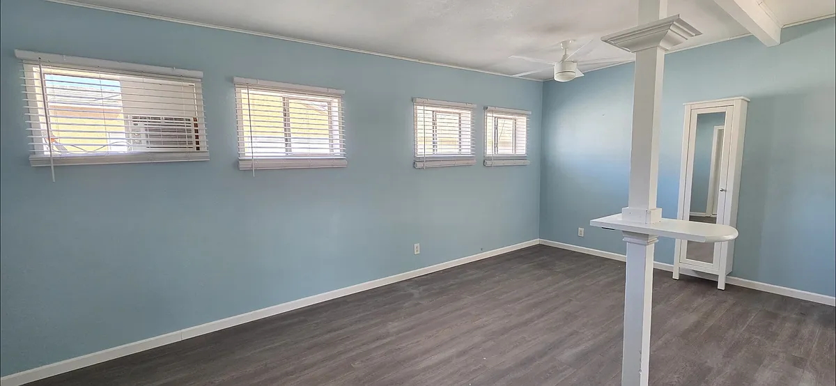 Building Photo - 46 Roswell Ave #B