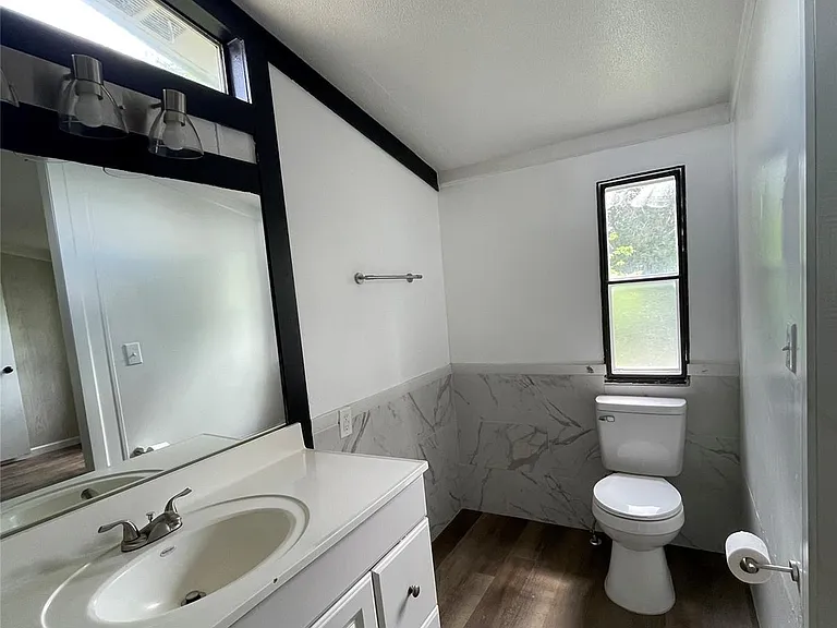 433 Capricorn Dr — Photo 22