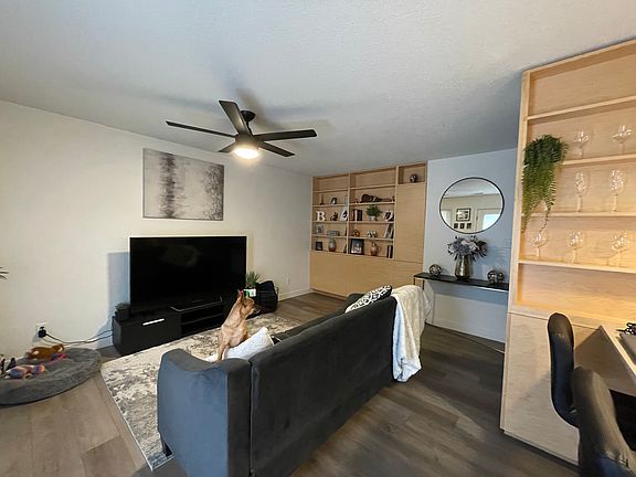 3rd image of 519 N Manhattan Ave #3