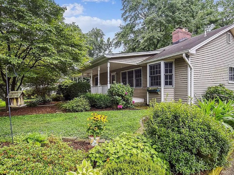 1st image of 703 Poplar Dr