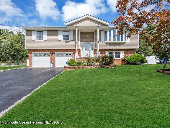 3rd image of 14 Lynn Drive