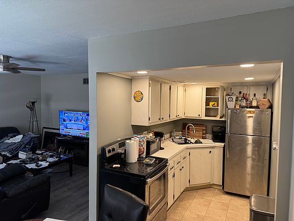 4th image of 208 NE Monroe Cir N #208