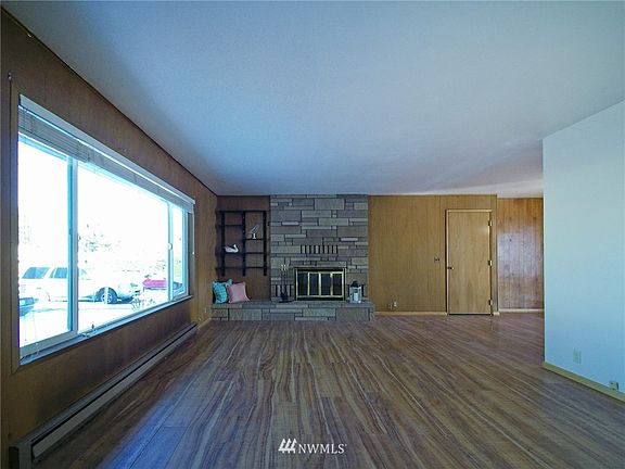 4th image of 1030 Glenwood Street