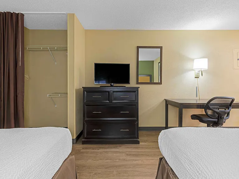 Studio Suite - 2 Full Beds