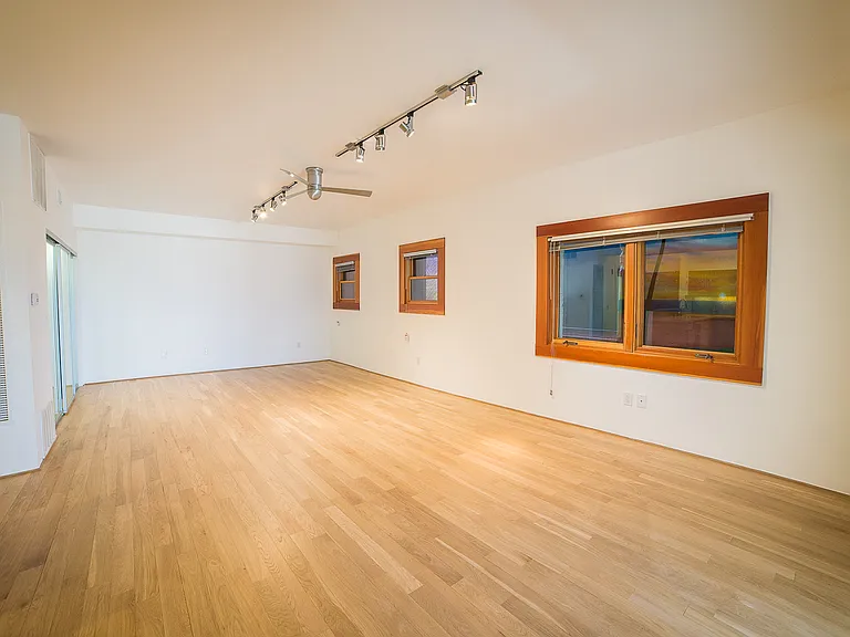 8 Brooks Ave #11 — Photo 18