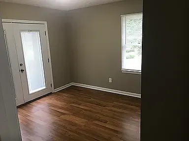 693 Lakeshore Pkwy — Photo 15