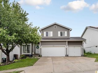 15072 Meredith Ave, Omaha, NE 68116