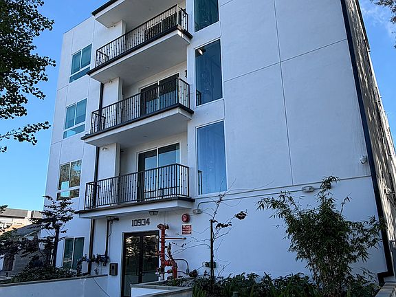 5th image of 10934 Peach Grove St