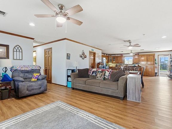 5th image of 2916 Travis St