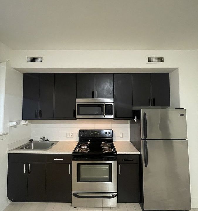 1st image of 1325 N 15th St #7