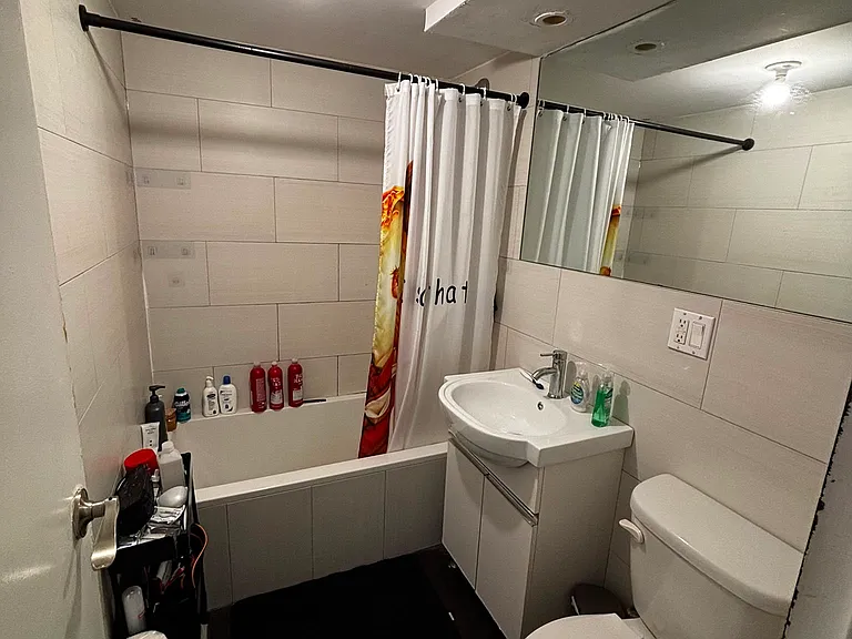 141 Dupont St #4B — Photo 9