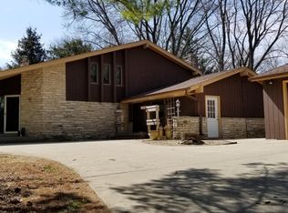 604 Criglas Rd, Wales, WI 53183