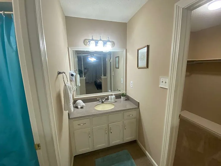 4235 S Germantown Rd — Photo 16
