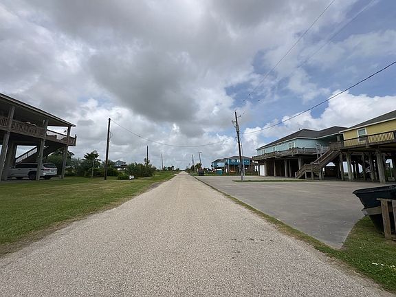 4th image of 1511 Galveston Ave