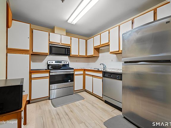 5th image of 111 Dekoven Drive #202