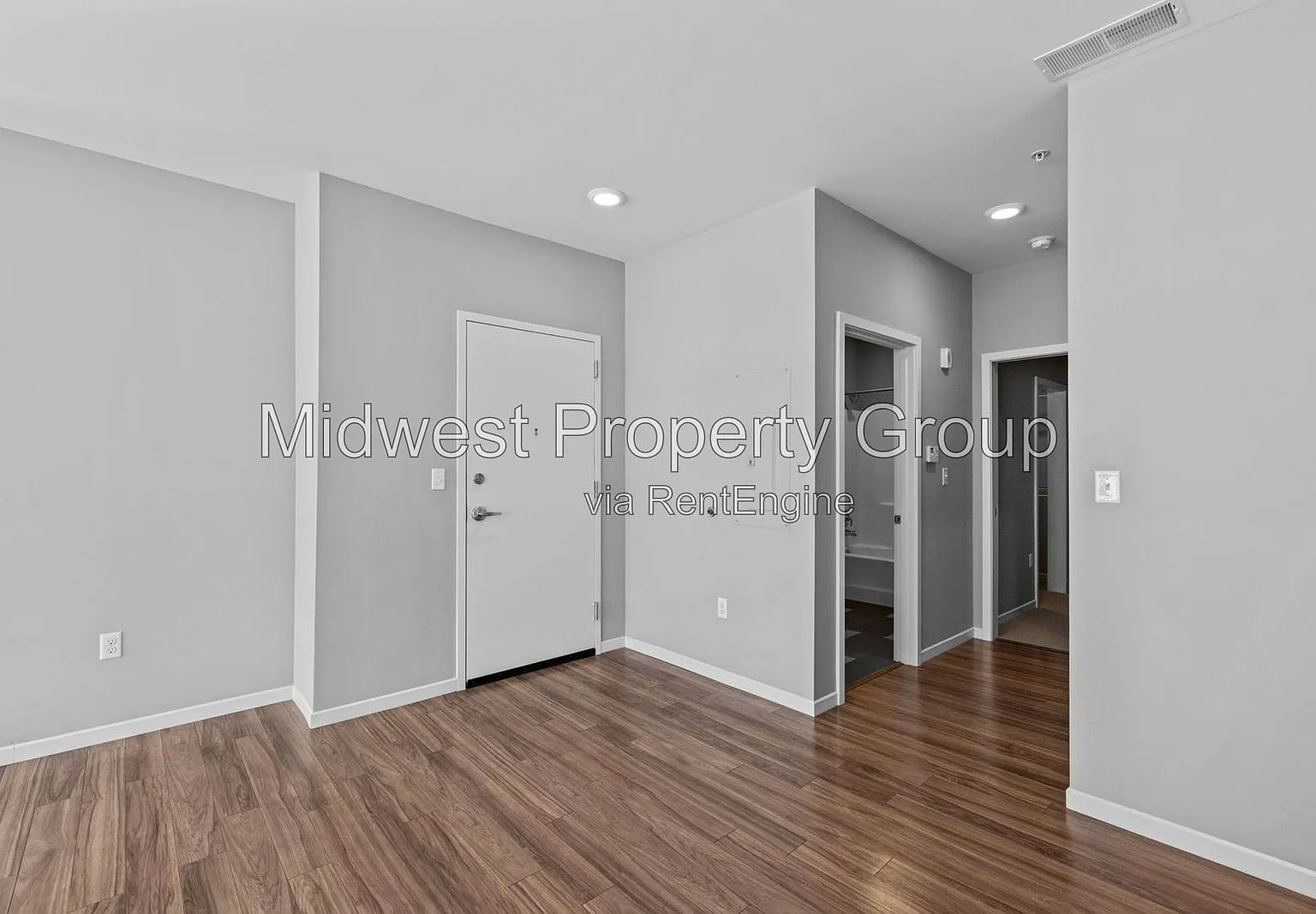 2 bed, 1.0 bath, 755 sqft, $1,150 — Photo 4