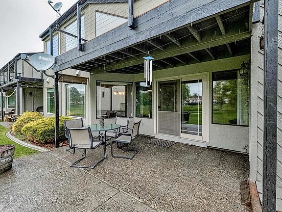 3rd image of 261 Gage Blvd