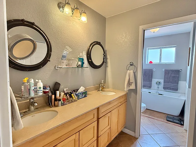 1120 S Hereford Ave — Photo 30