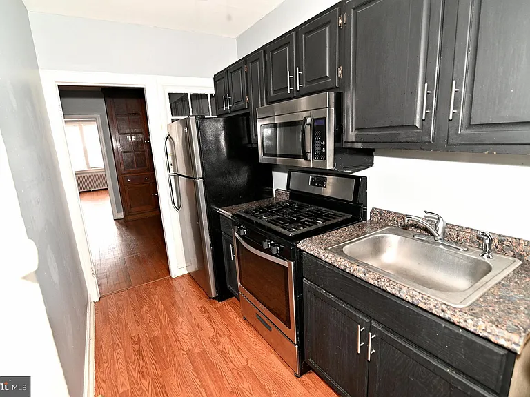 713 Hamlin St NE #1 — Photo 4
