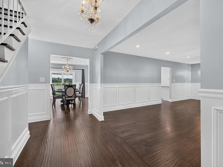 249 Club House Dr — Photo 10