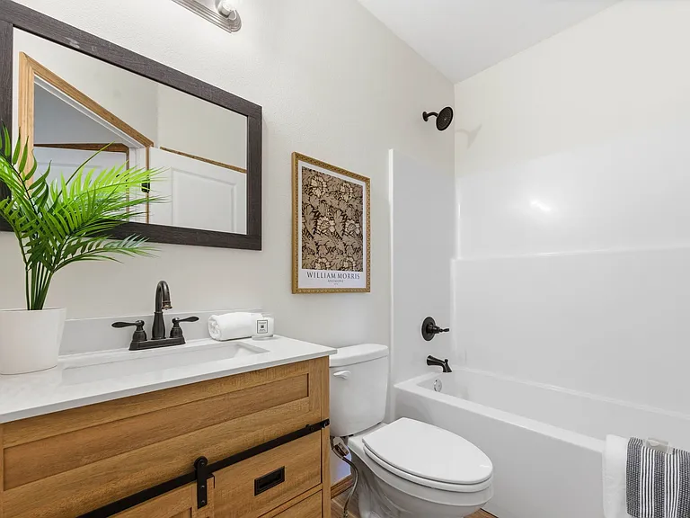 1723 N Main St #B — Photo 18
