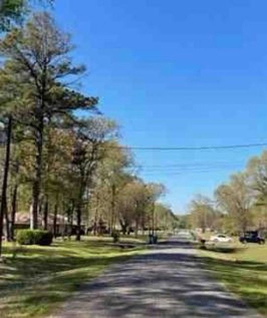 Exterior Neighborhood (street photo)
