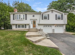 39 Rabbit Rock Rd, East Haven, CT 06513