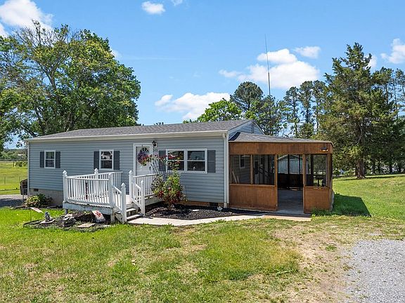 3rd image of 2472 Suburban Rd